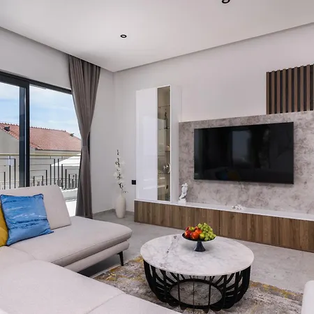 Luxury Adriatica-*heated Pool-sauna-jacuzzi* * Trogir