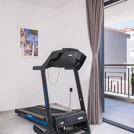 Luxury Adriatica-*heated Pool-sauna-jacuzzi* Willa Trogir