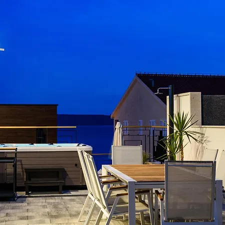 Luxury Adriatica-*heated Pool-sauna-jacuzzi* Villa Trogir