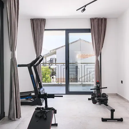 Luxury Adriatica-*heated Pool-sauna-jacuzzi* Trogir