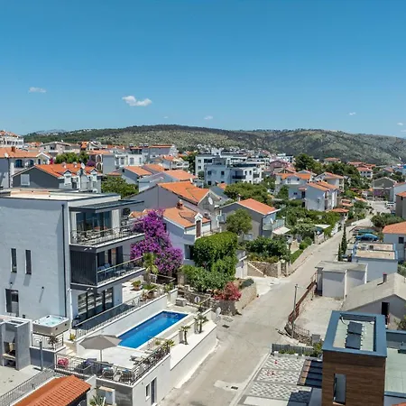 Luxury Adriatica-*heated Pool-sauna-jacuzzi* Trogir
