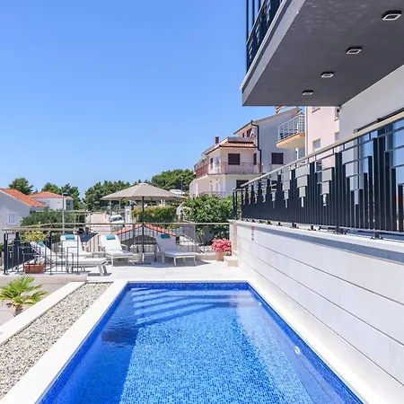 Luxury Adriatica-*heated Pool-sauna-jacuzzi*